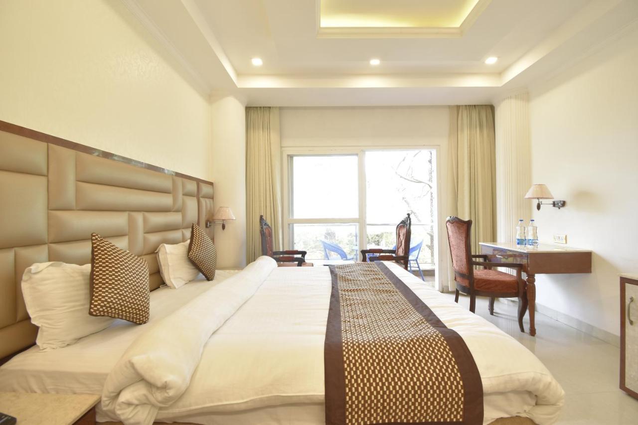 Hotel The Royal Castle Hot And Cold Centralized Dharamshala Exterior foto