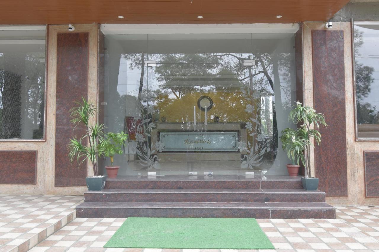 Hotel The Royal Castle Hot And Cold Centralized Dharamshala Exterior foto