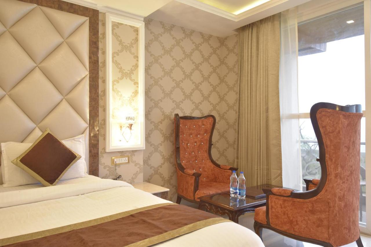 Hotel The Royal Castle Hot And Cold Centralized Dharamshala Exterior foto